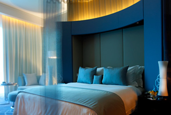 http://xaydung.jcapt.com/img1/store/phongngu/Luxury-Bedroom-Interior-Design-Boutique-W-Hotel.jpg